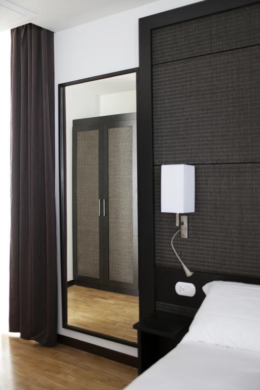 Ig-Suites Roma Quarto foto